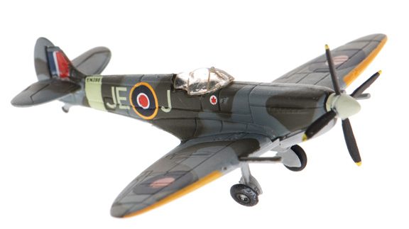 RAF Spitfire & Luftwaffe Fw 190A 1144 scale Two Pack  